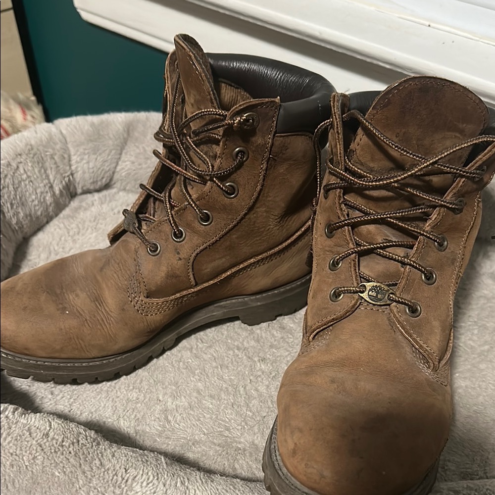 Timberland Brown High-Top Boots with Nubuck Material